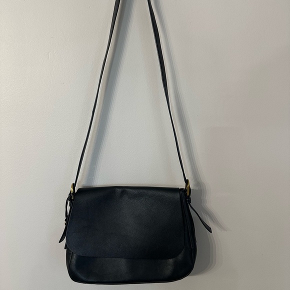 Fossil Women’s Black Leather Satchel Style Zippered Crossbody Purse GUC - Picture 3 of 11